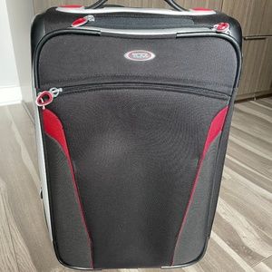 Tumi T3 20" Carry-On